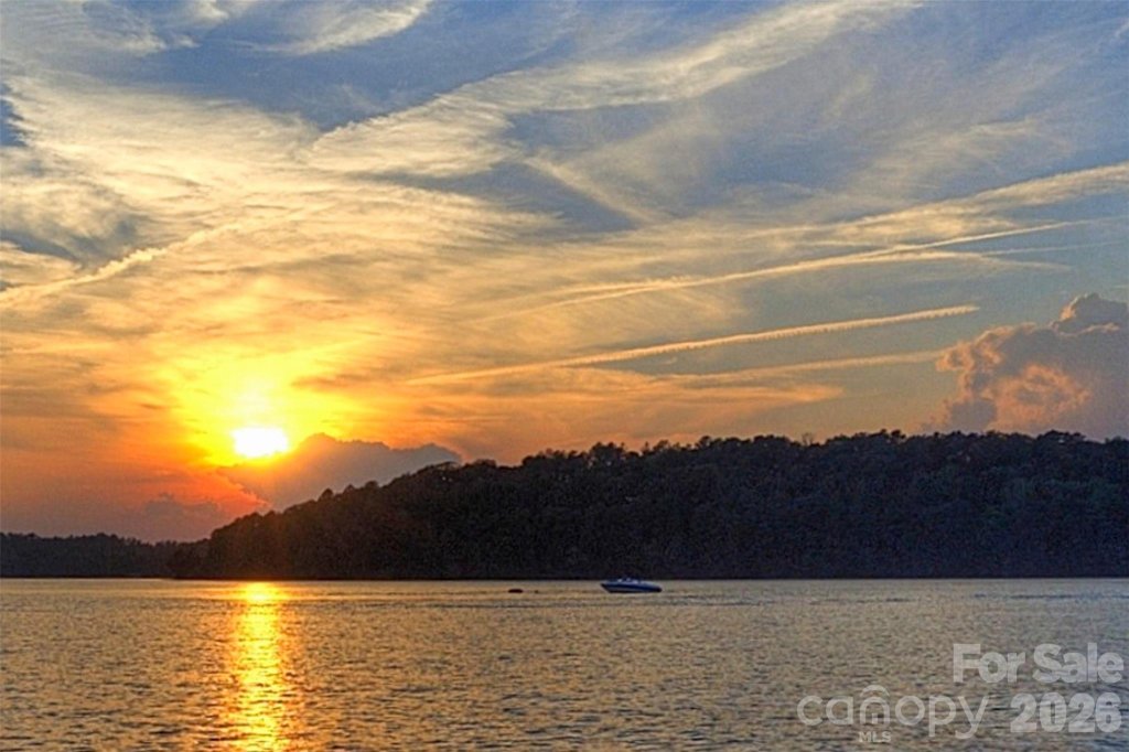 Uwharrie Point, Badin Lake community