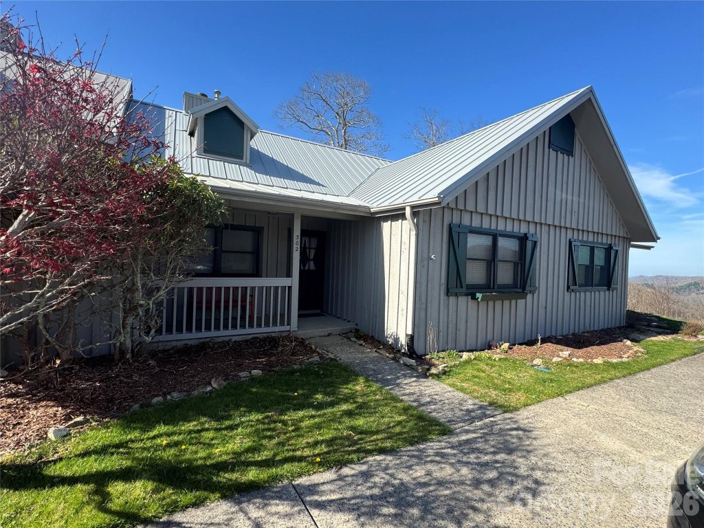 302 Eagles Nest Court