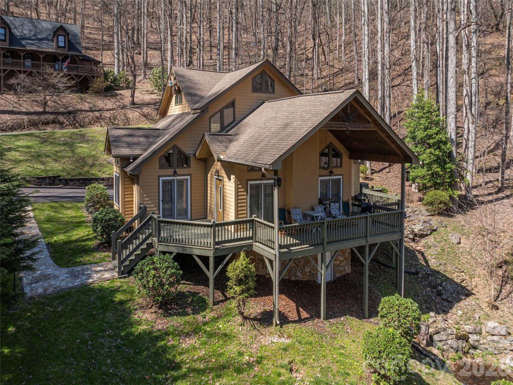 Sherwood Mountain, Maggie Valley community