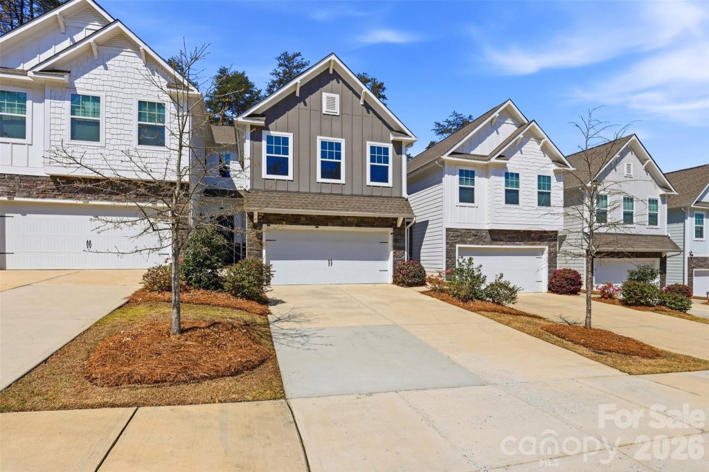 1117 Streamside Lane