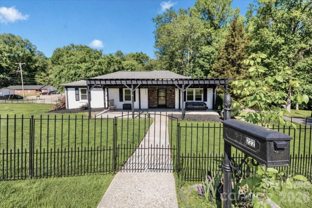222 Cliffside Drive