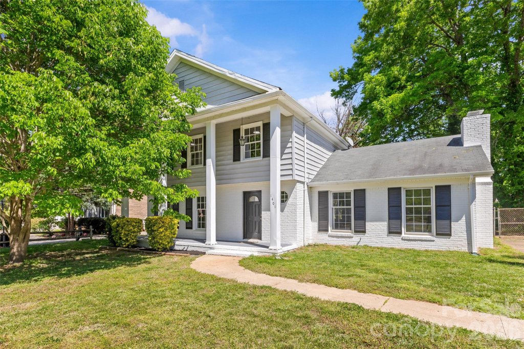 1401 Cedarwood Lane