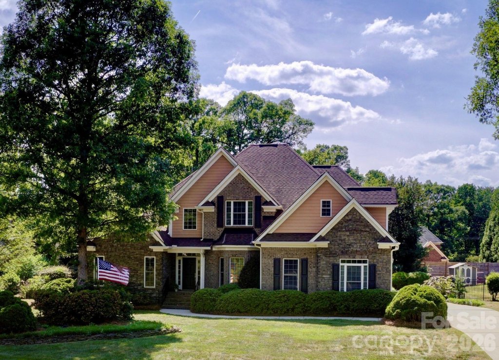279 Woodstream Circle