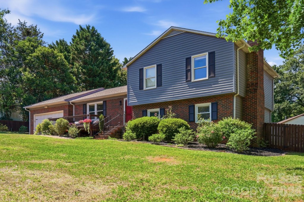Gardner Woods, Gastonia community
