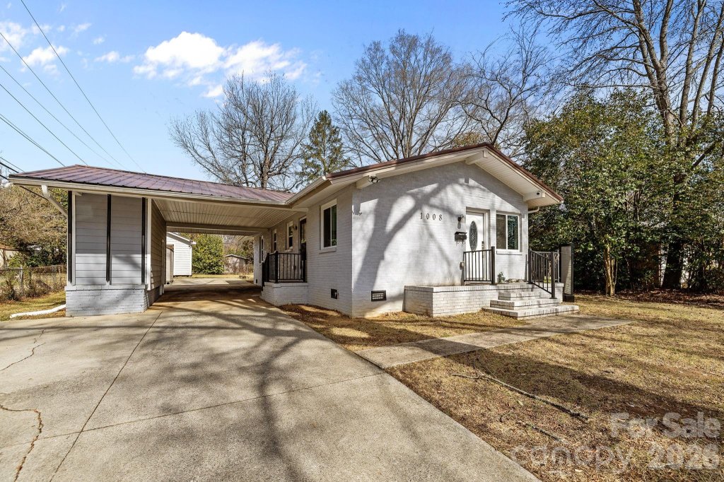 1008 Clanton Road