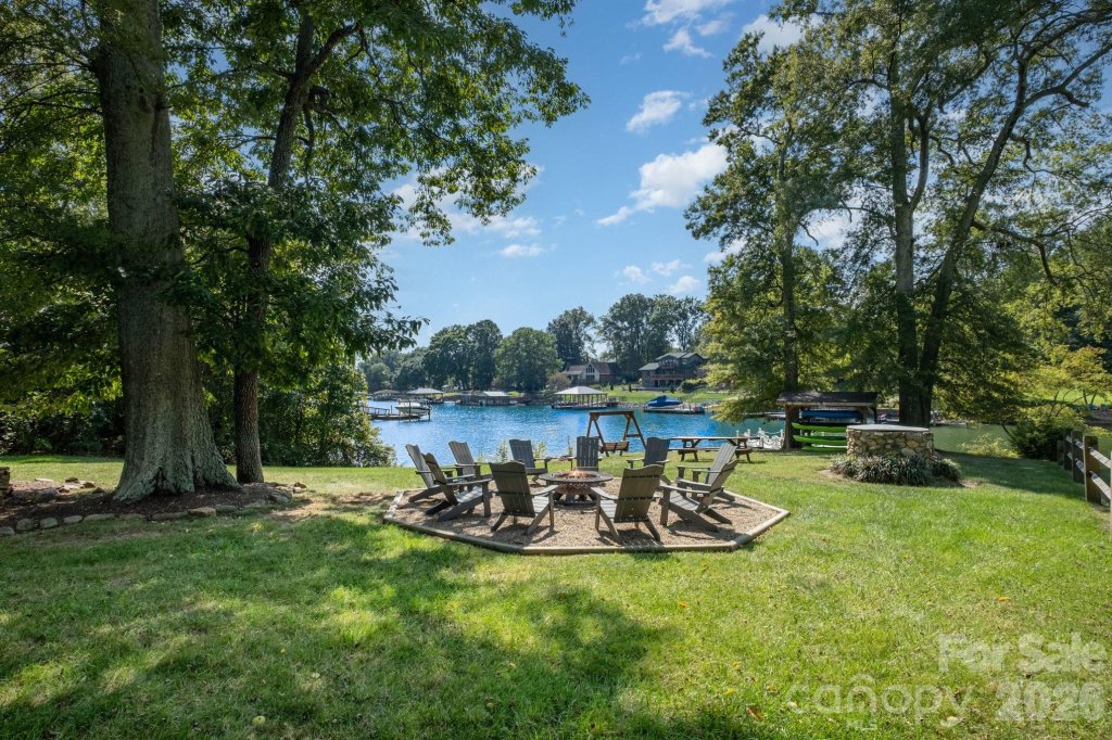 Idlewood Harbor, Mooresville community