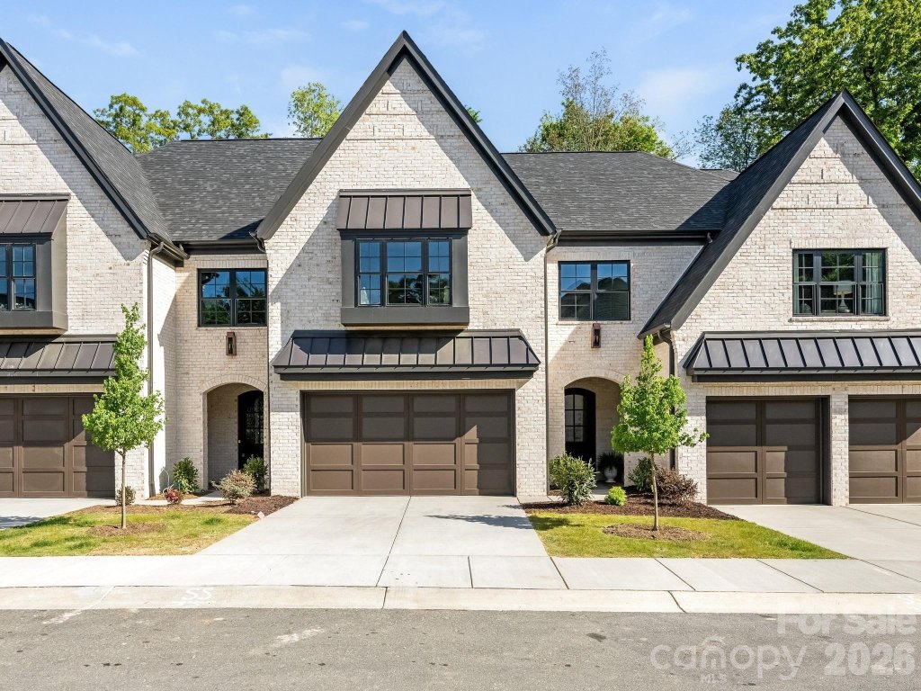 Sutton Hall, Charlotte community