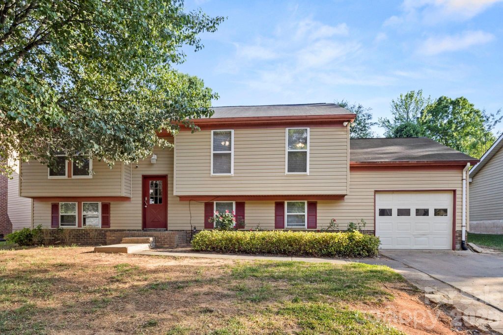 6018 Misty Way Lane