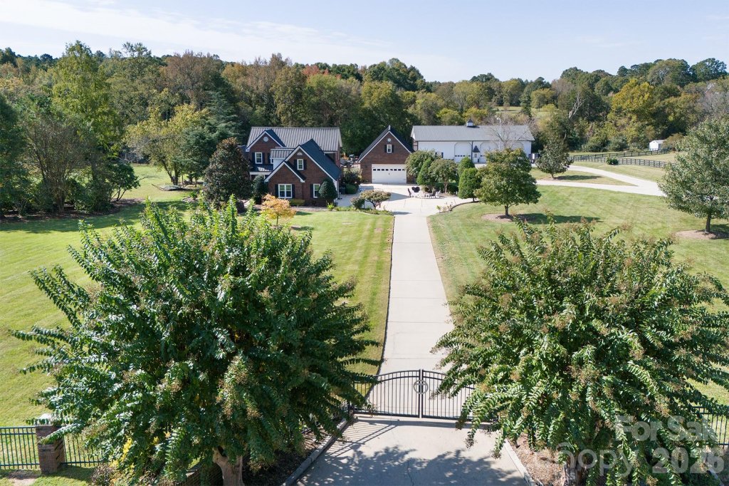 Hawk Hill, Concord community