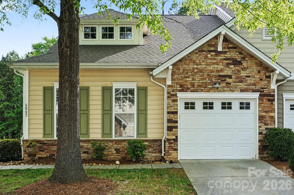 Crosspointe, Charlotte community