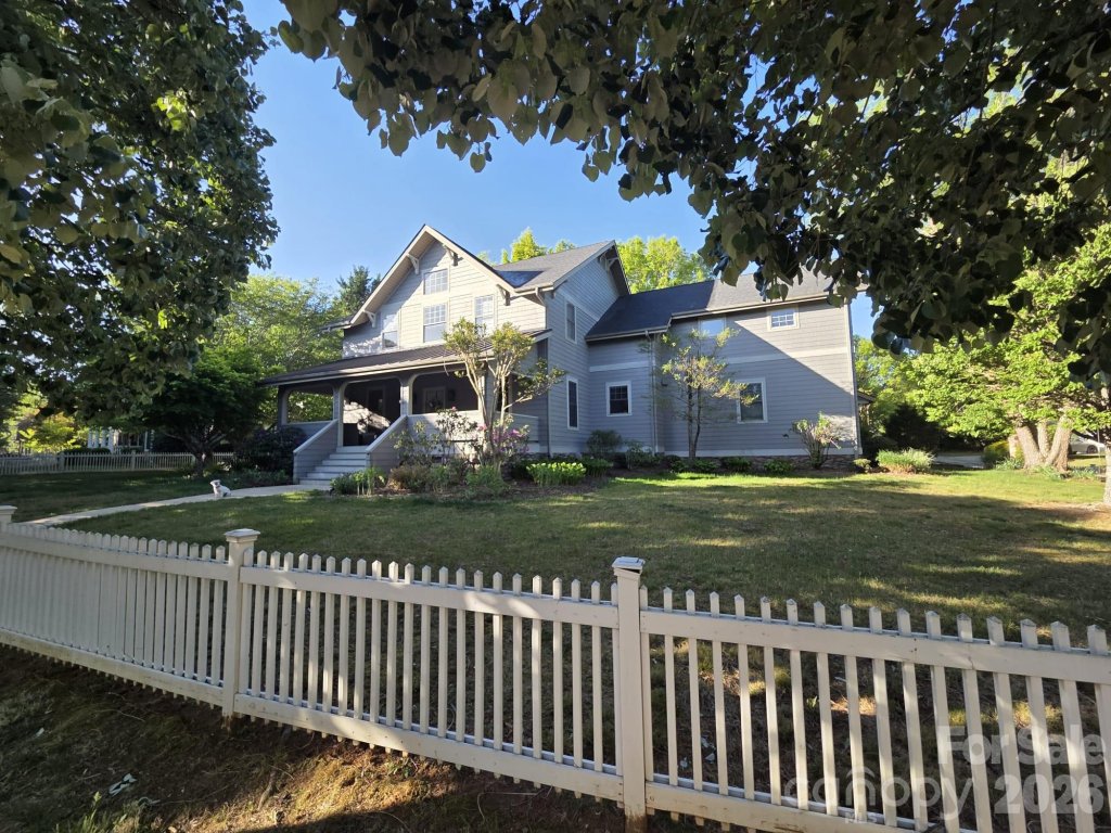 1066 Columbine Road