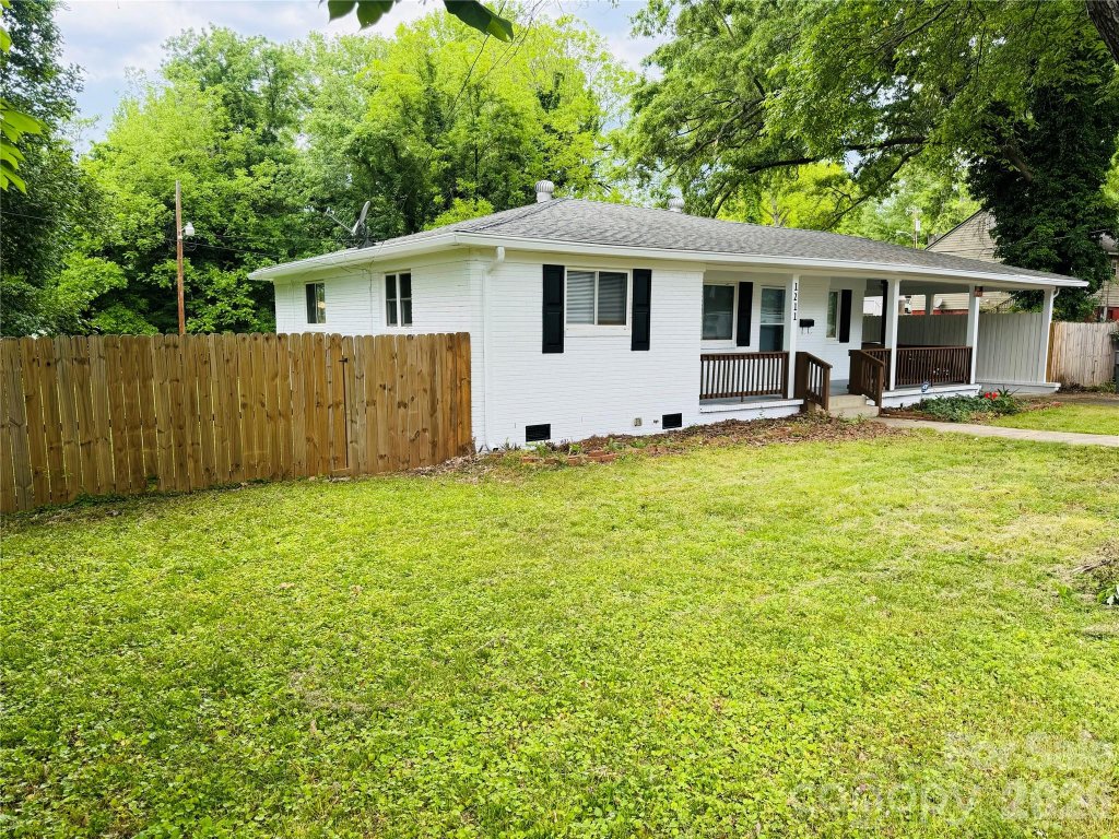 1211 Campus Street