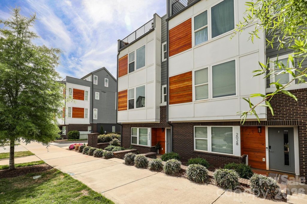 Bryant Park Terraces, Charlotte community