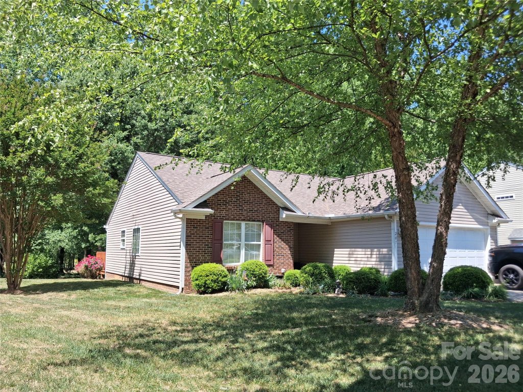207 Woodlynn Drive