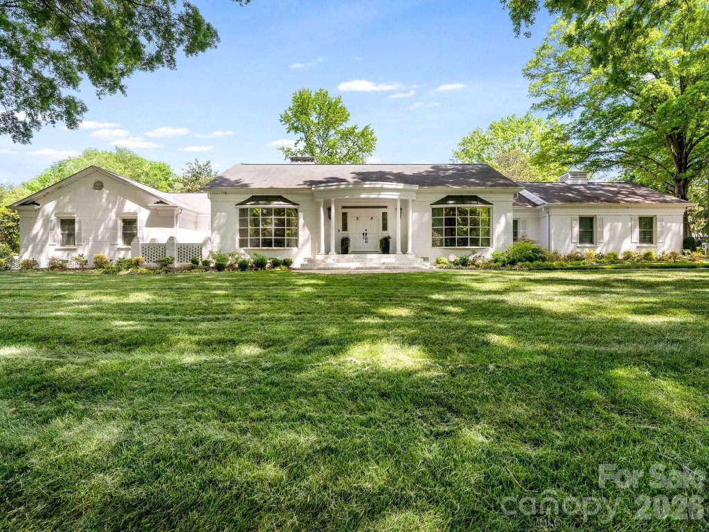 Deering Oaks, Charlotte community