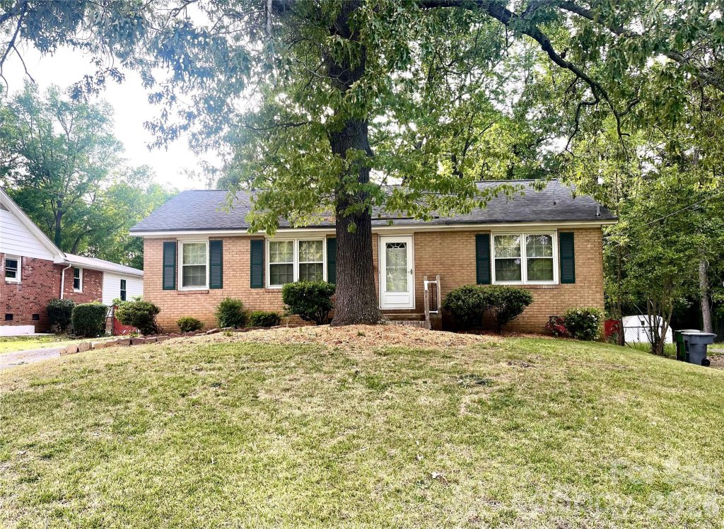 Ponderosa, Charlotte community
