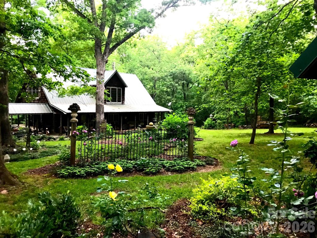 Lewis Farm Estates, Kings Mountain community