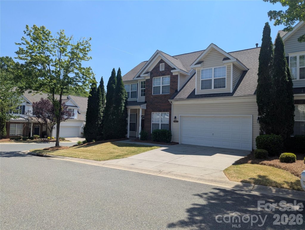 The Townes At Old Stone Crossing, Charlotte community