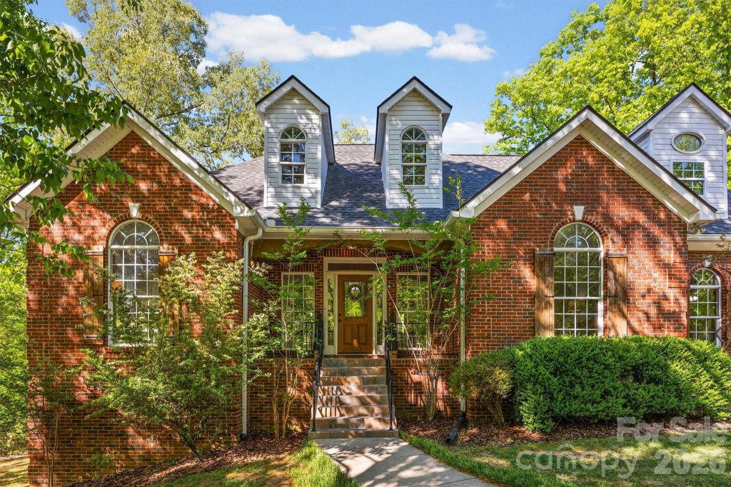 Huntington Oaks, Richburg community