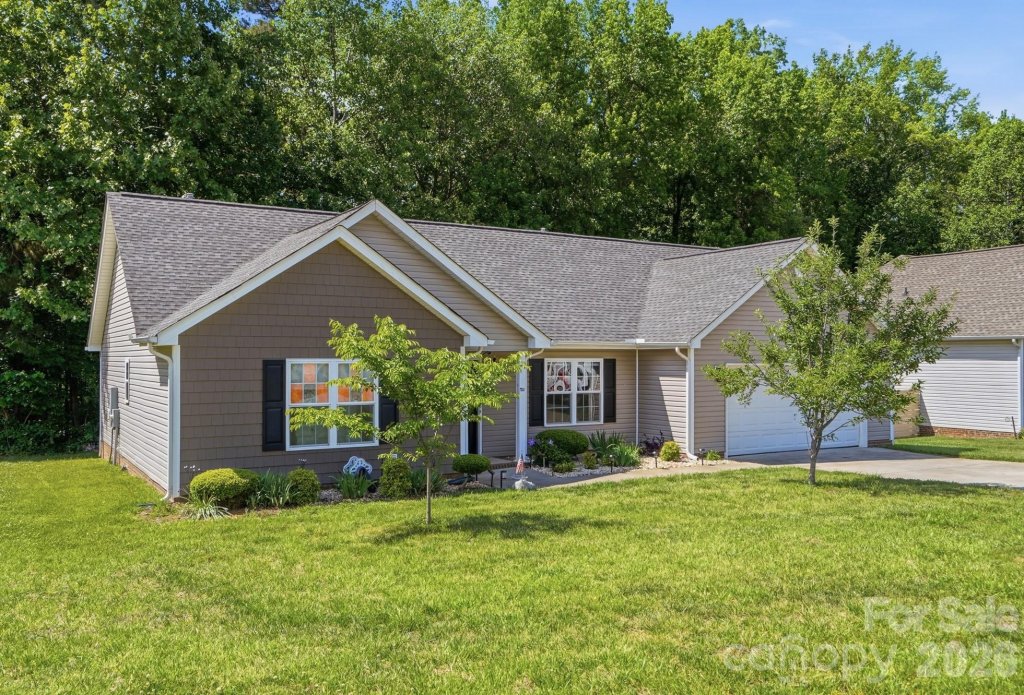 Laurel Creek, Monroe community