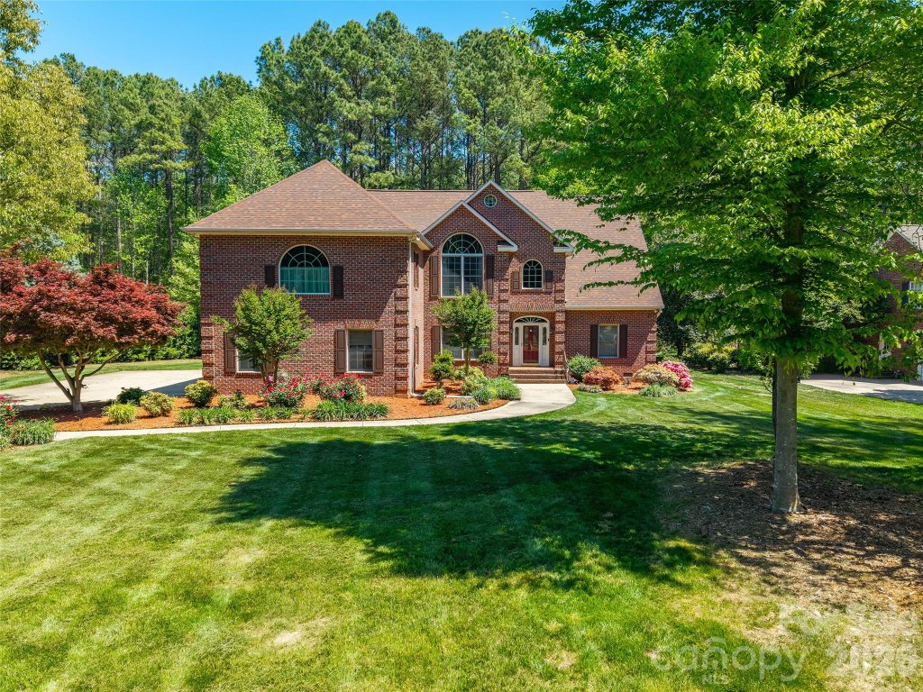 226 W Glenview Drive