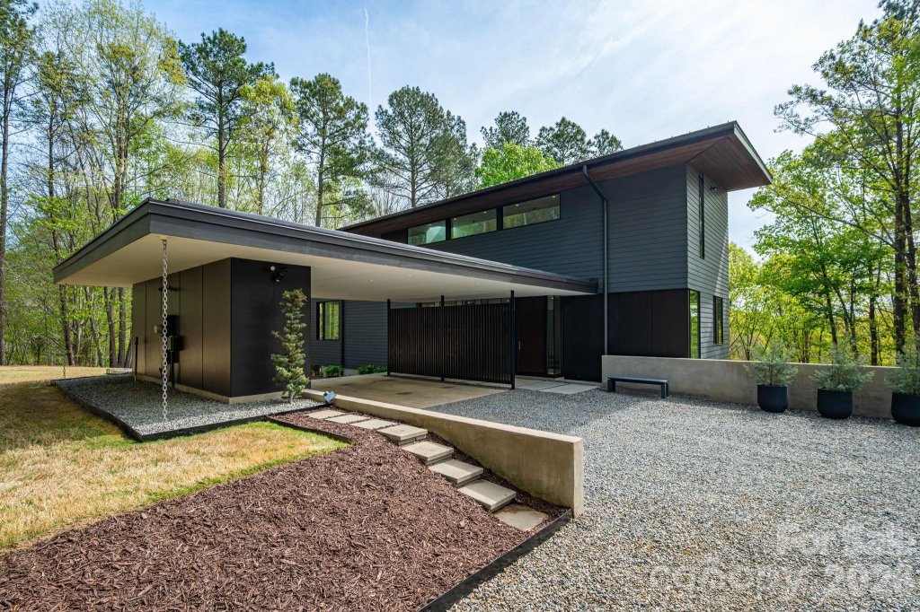Twinn Coves On Morrison, Troutman community