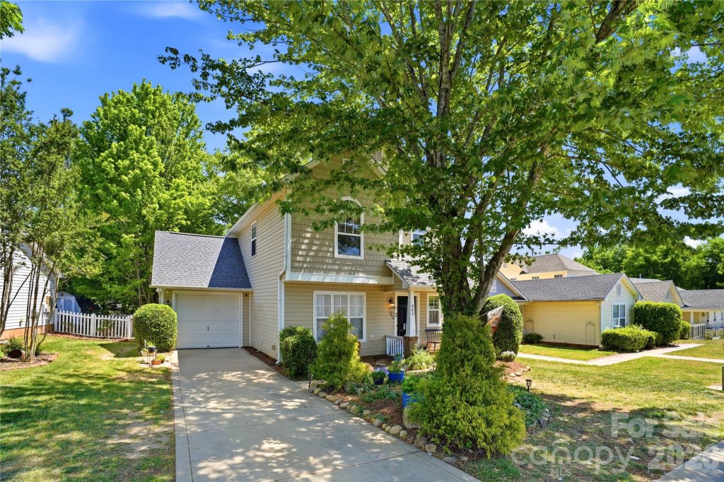 Crestdale Crossing, Matthews community