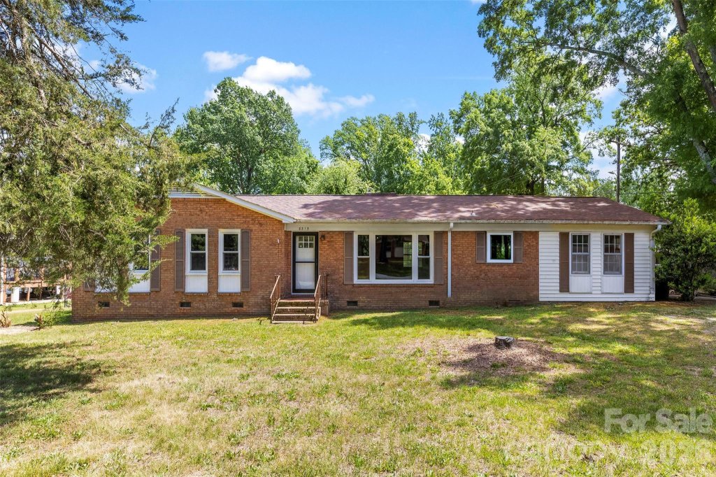 Westbourne, Charlotte community