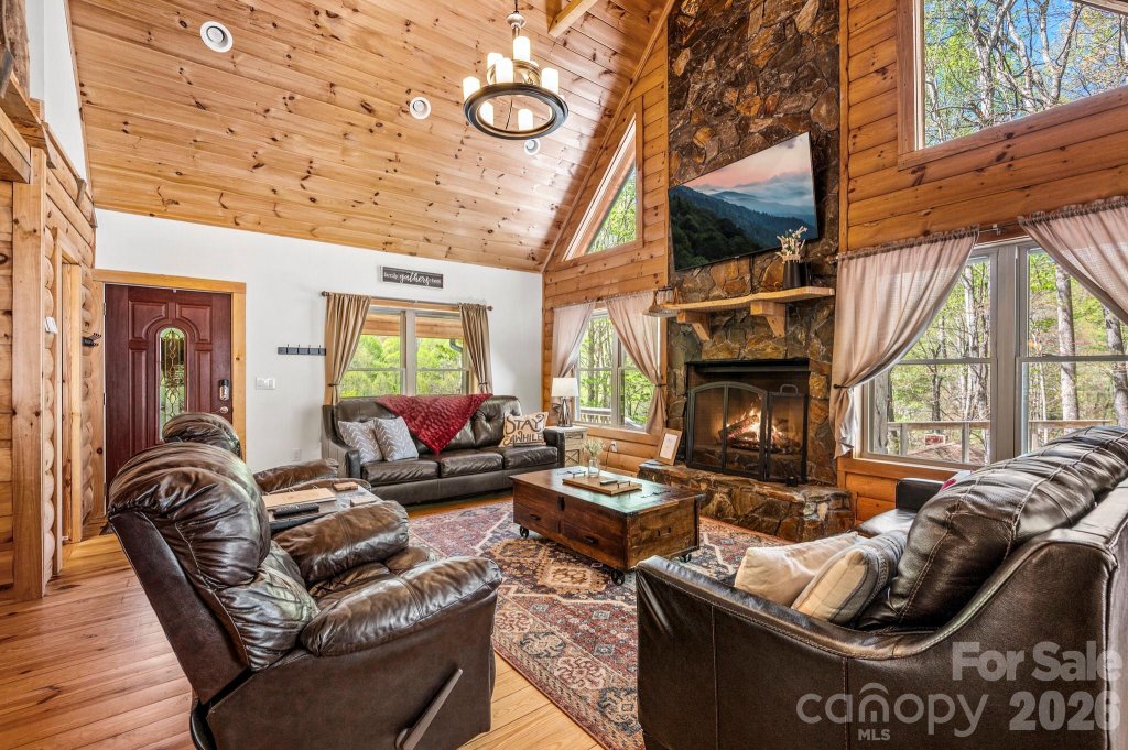 Bear Ridge, Maggie Valley community