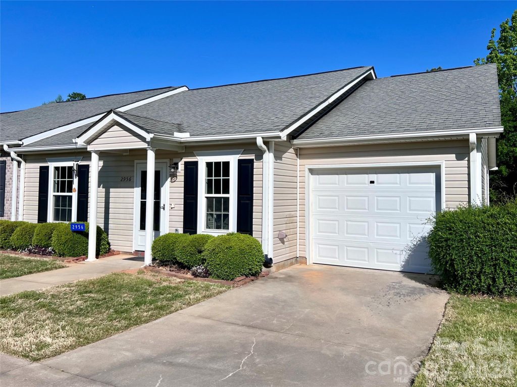 Sapphire Hills, Concord community