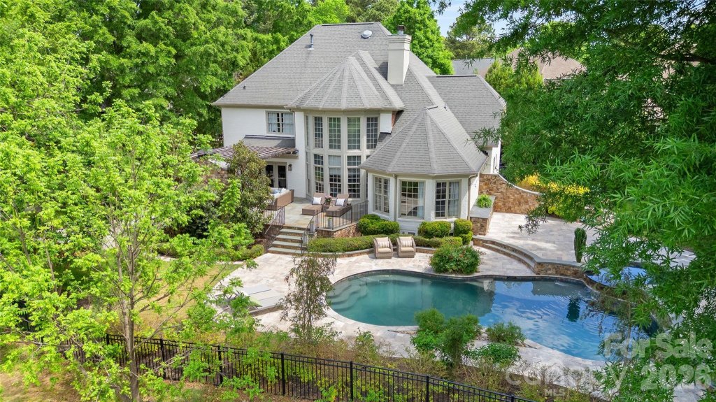 Providence Country Club, Charlotte community