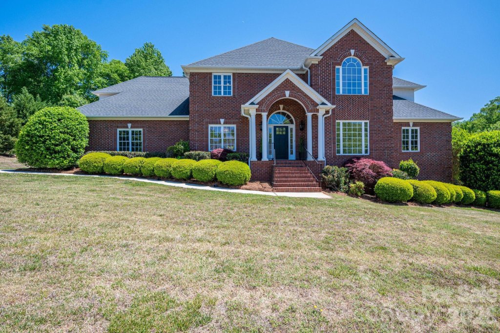 Pinsto Forest, Belmont community