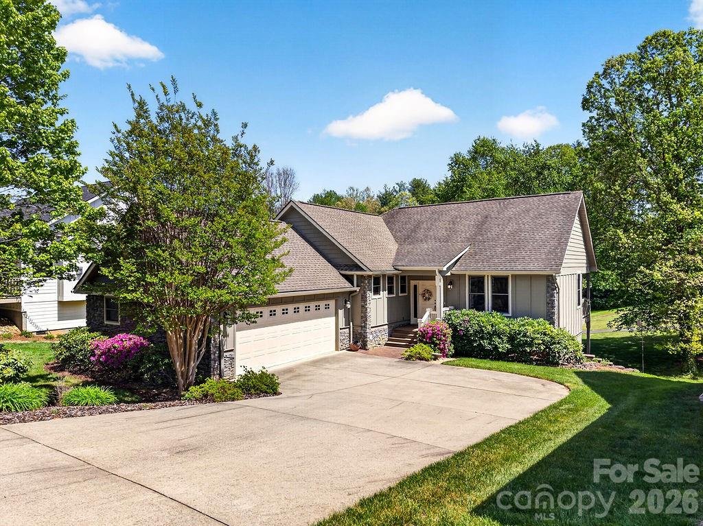 24 Triple Fairways Drive
