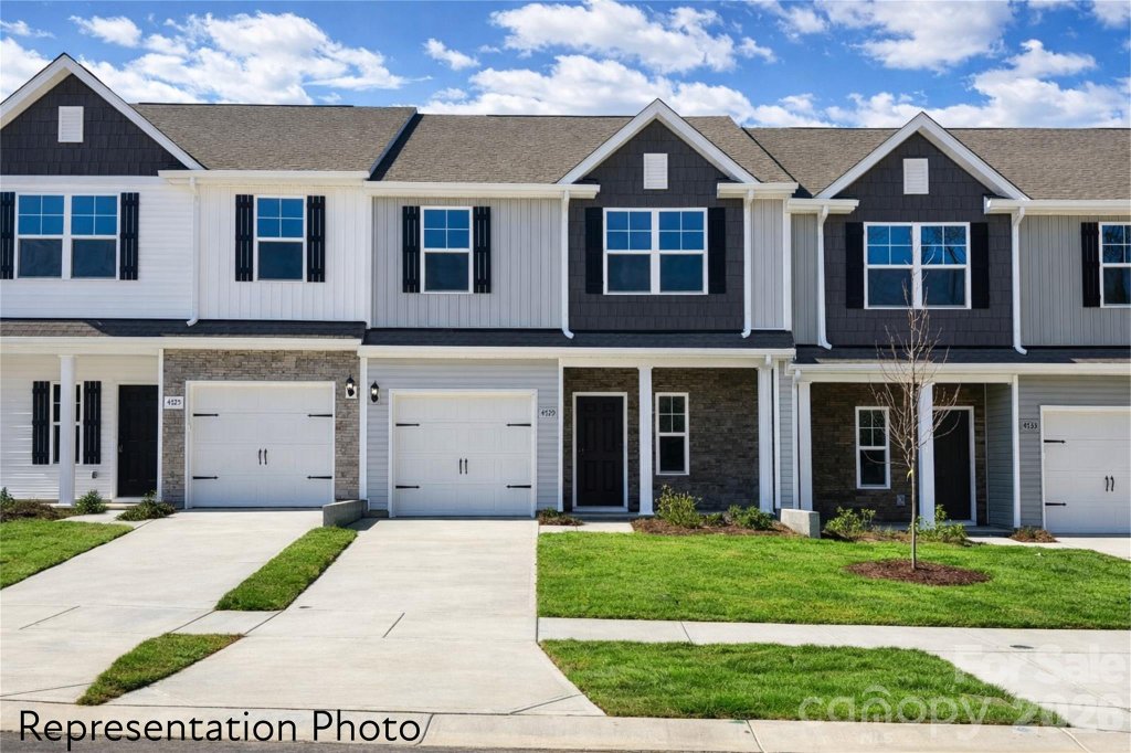 Abershire, Charlotte community