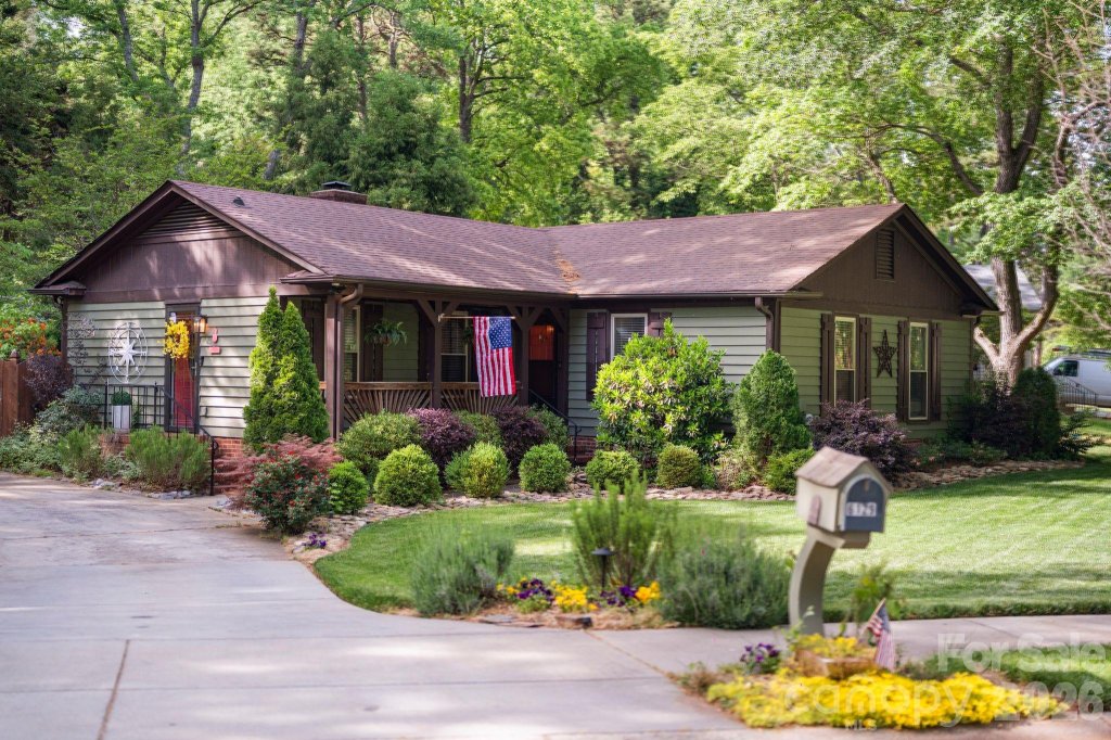 Timber Creek, Charlotte community