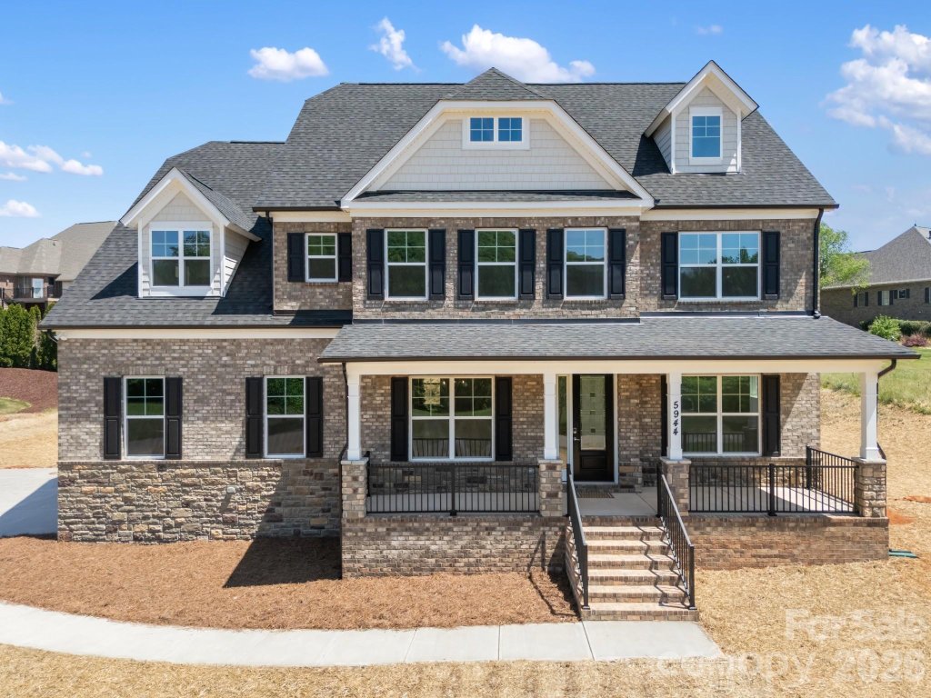 Howards Reach At Bakers Mountain, Hickory community
