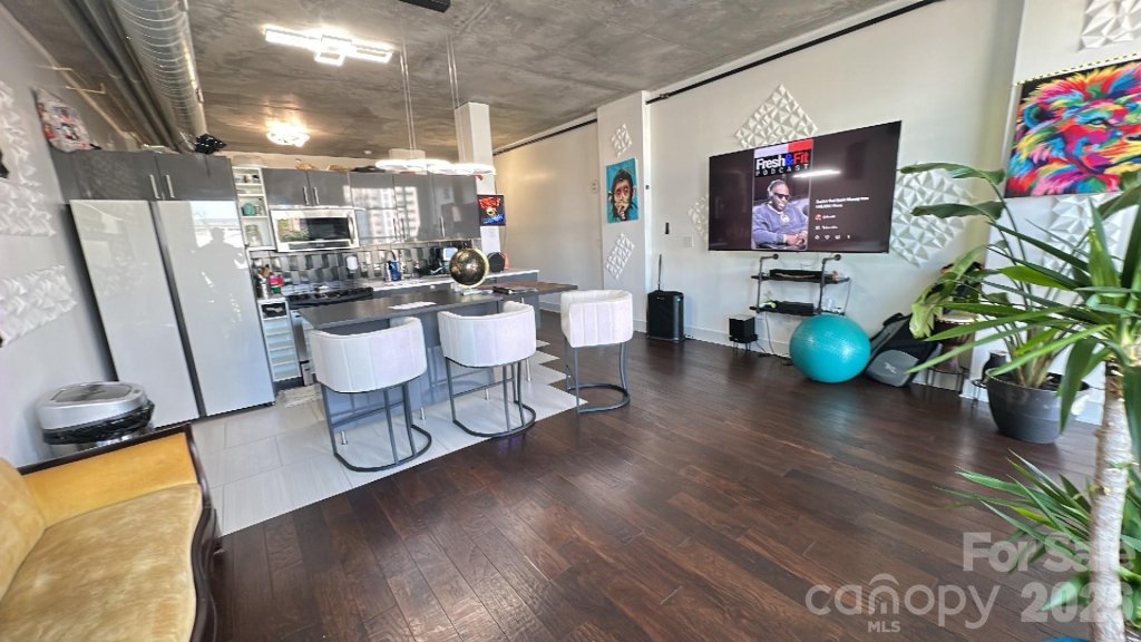 505 E 6th Street