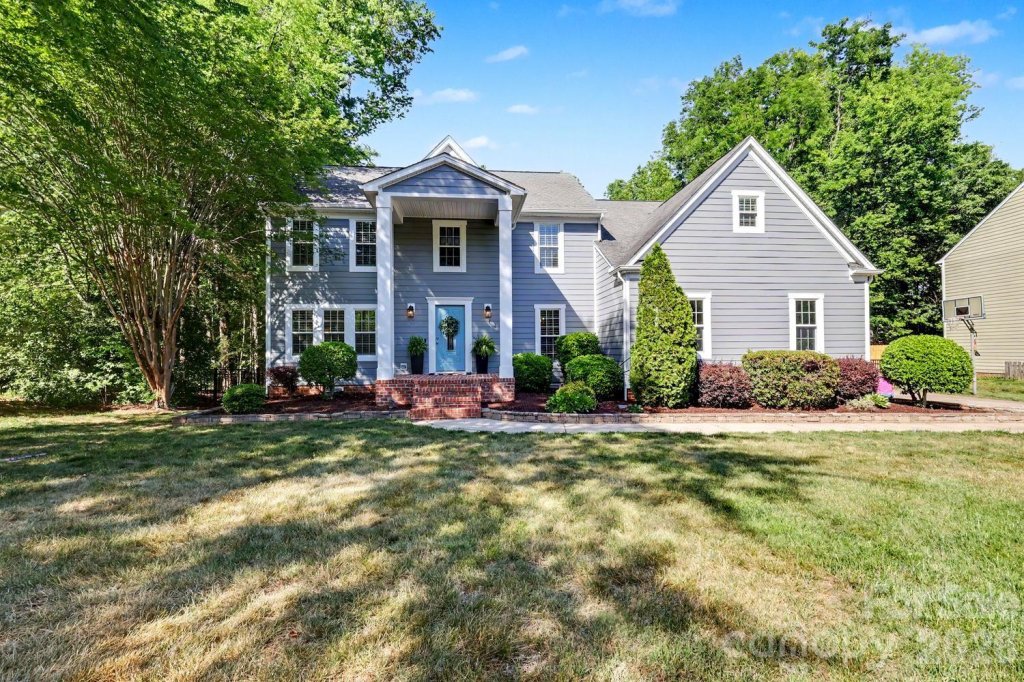 Provincetowne, Charlotte community