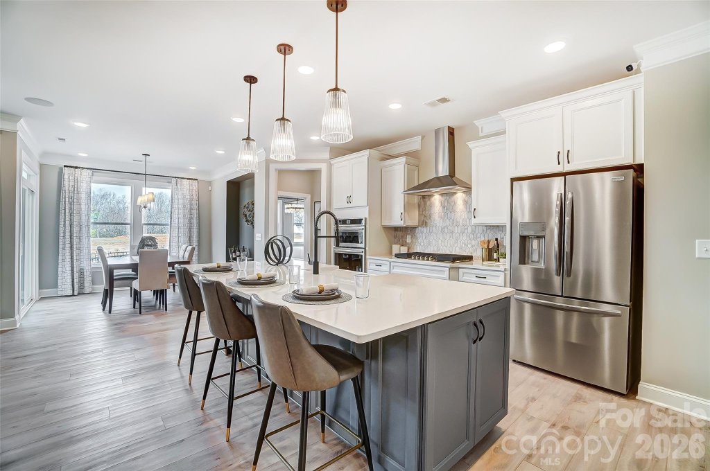 124 S Dunlavin Way