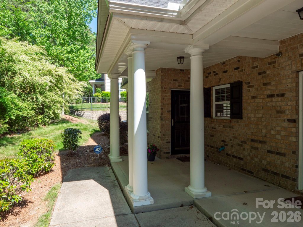 Riviera, Charlotte community
