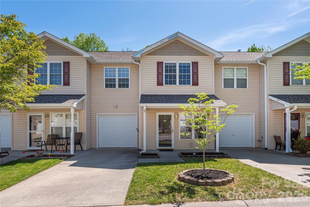 Stafford Hills, Fletcher community