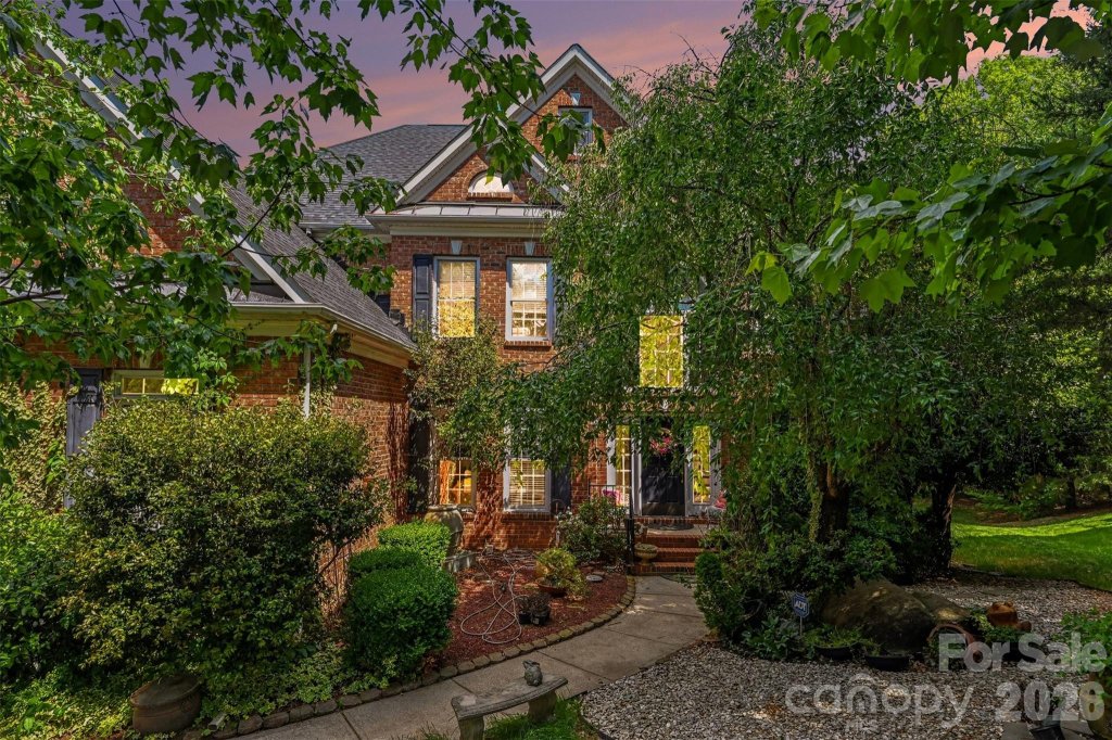 952 Hickory Stick Drive
