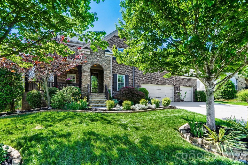 Winding Walk, Concord community