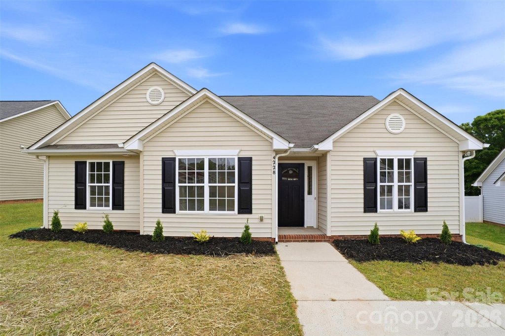 Arvin Meadows, Charlotte community