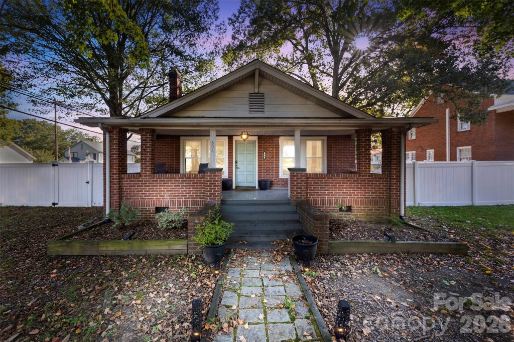 604 Pearl Avenue