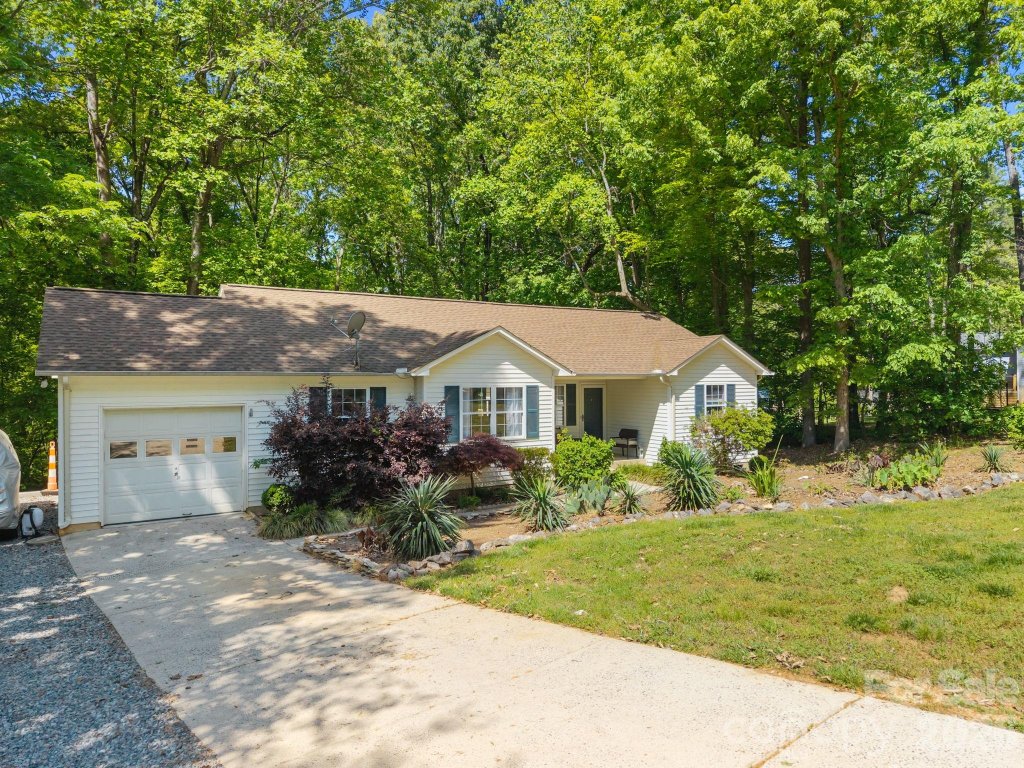 Mills Forest, Mooresville community