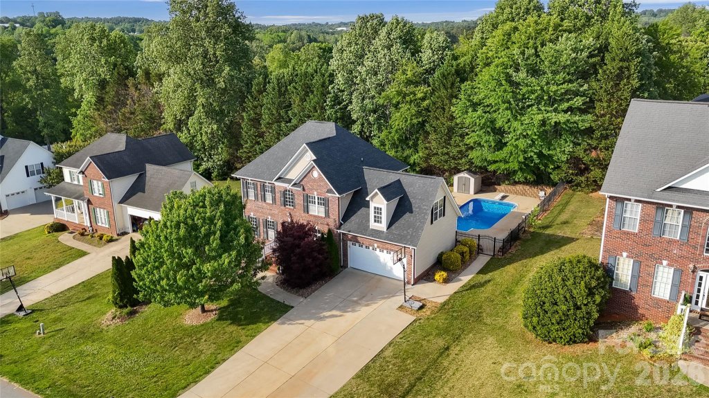 2604 Ironwood Drive