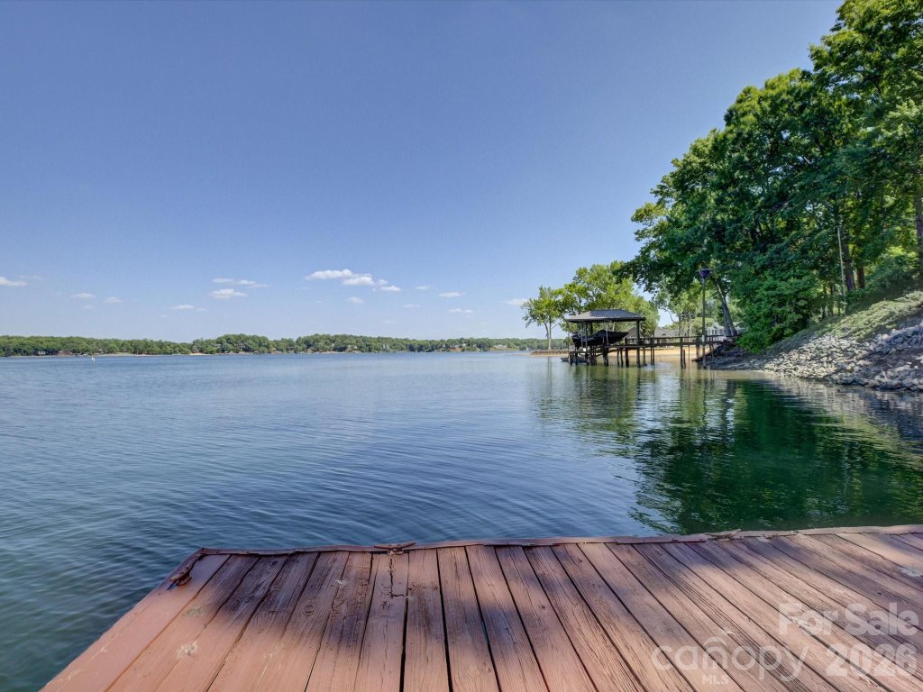 Lake Wylie, York community