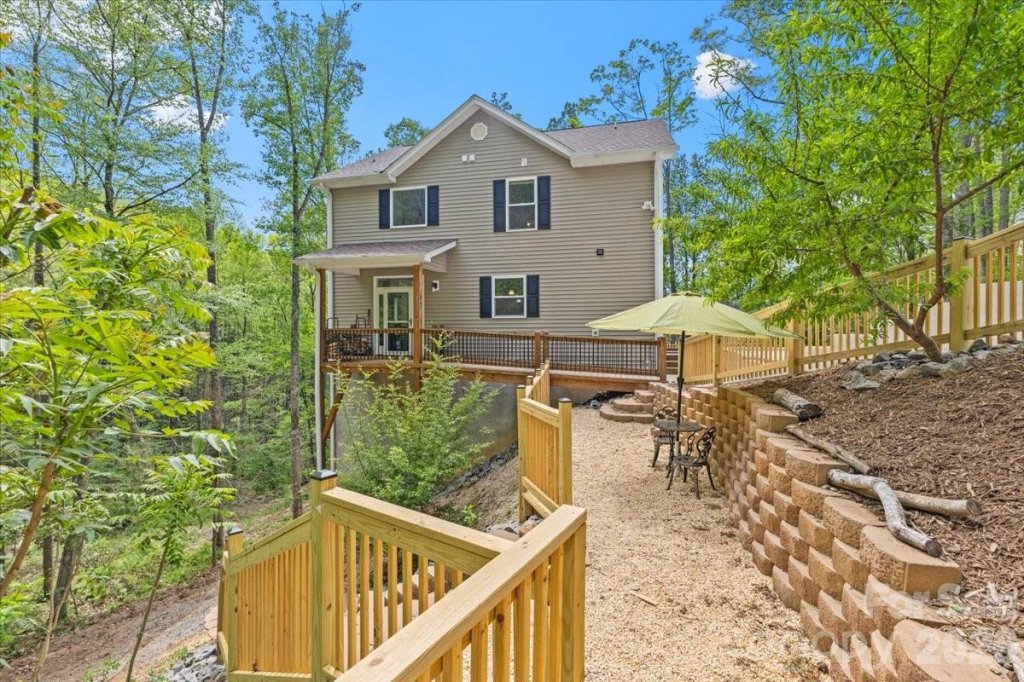 Sonrise, Swannanoa community