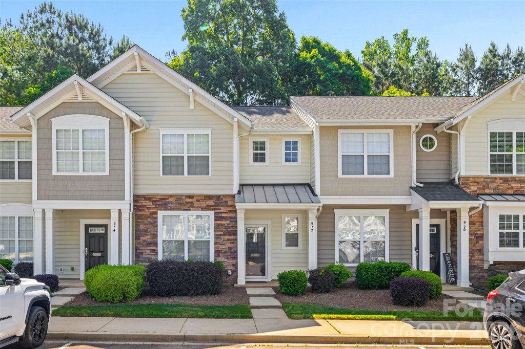 Ridge Pointe, Rock Hill community